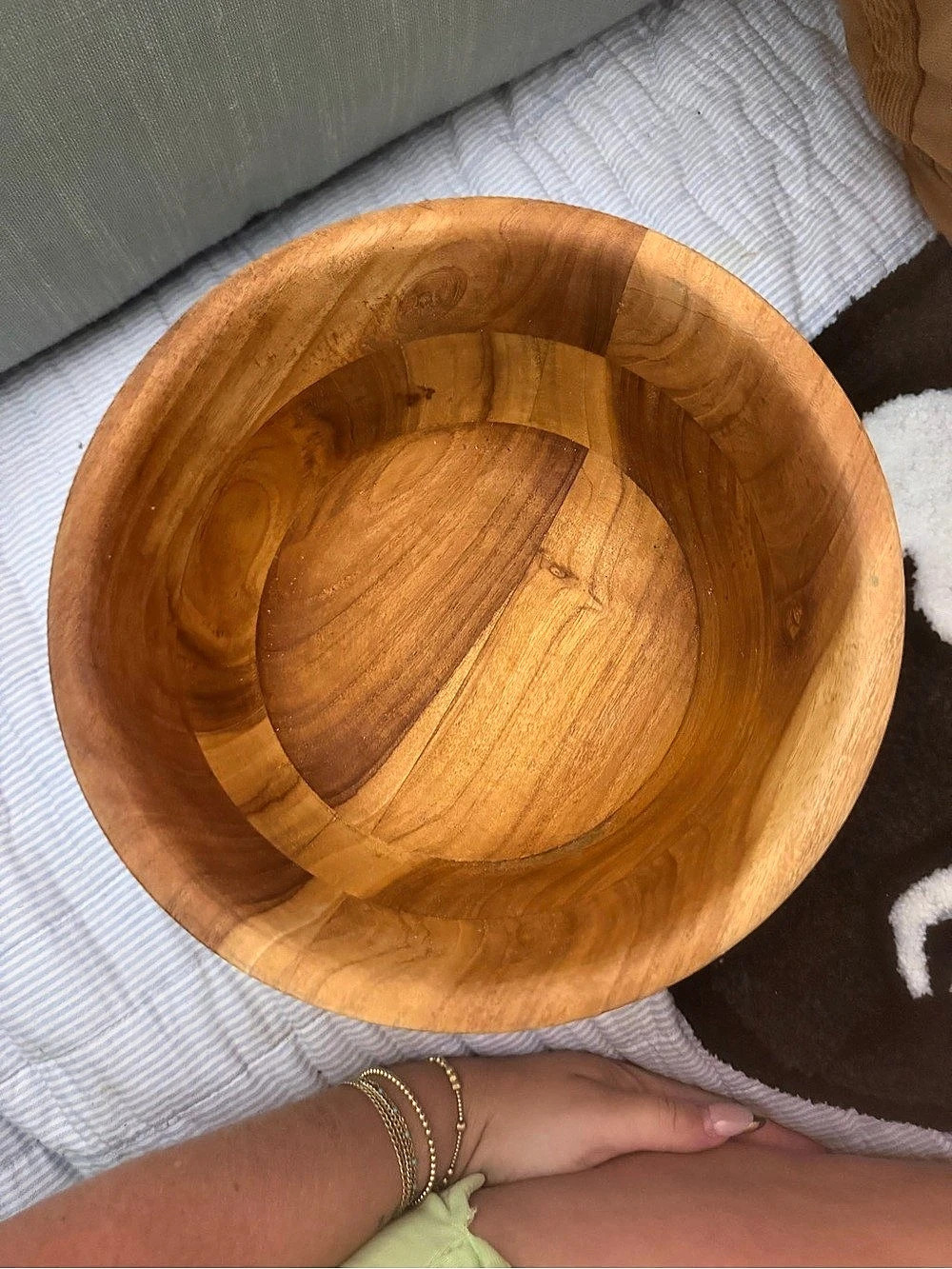 Oscar de la Renta Wooden Pedestal Serving Bowl